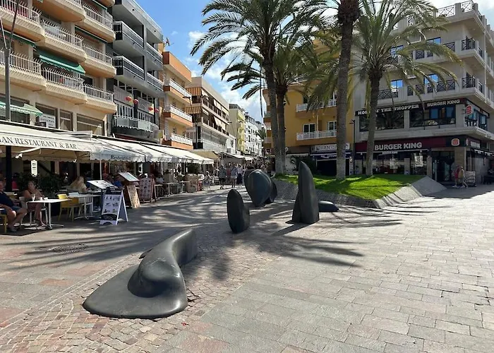 Cristianos, Ocean And Harbour View, Pedestrian