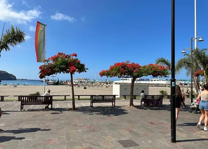 Cristianos, Ocean And Harbour View, Pedestrian